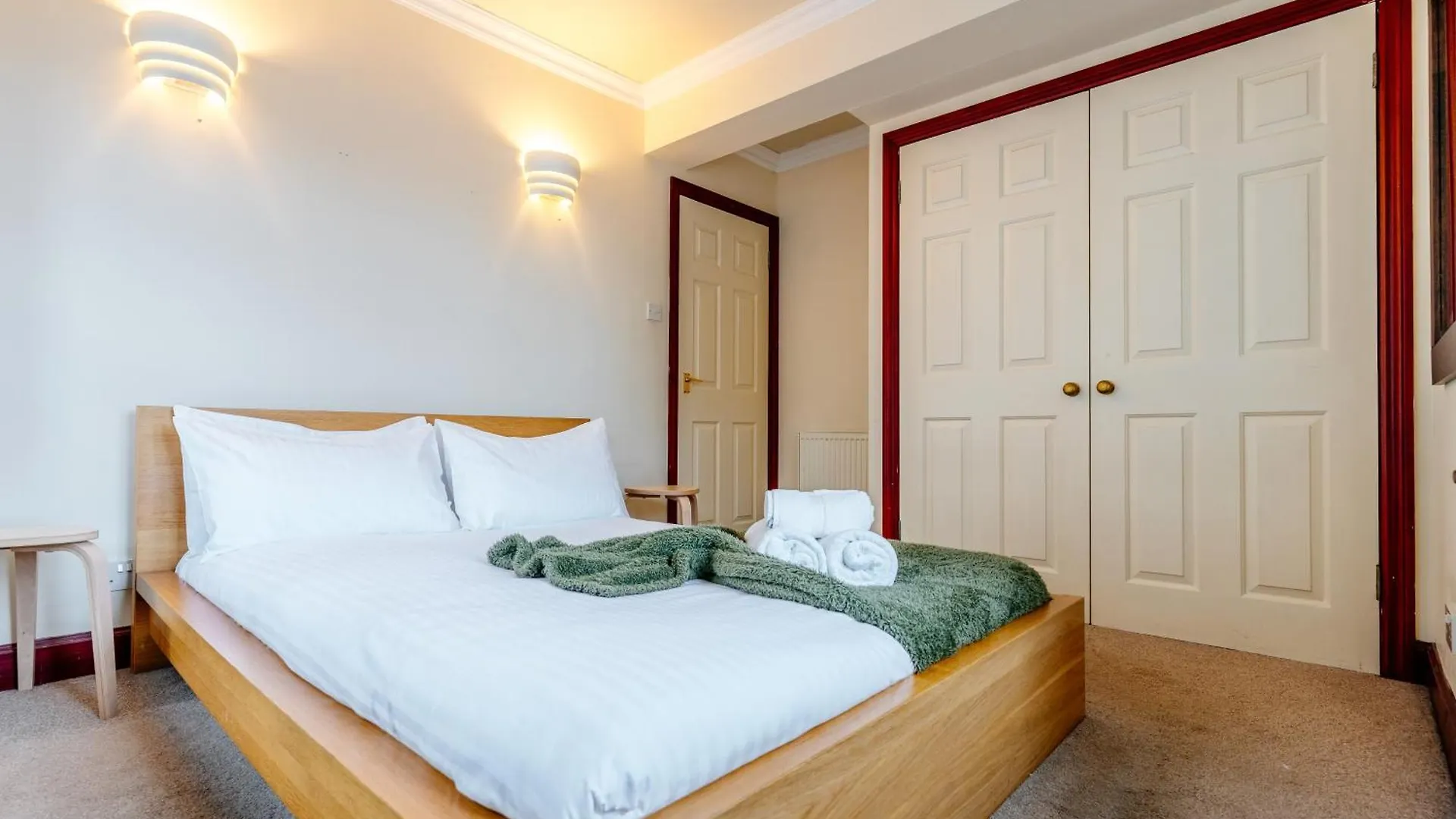 Comfortable Leith Free Parking Edinburgh 0*,